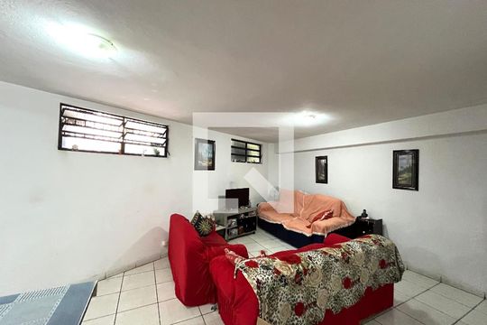 Porão de casa à venda com 2 quartos, 81m² em Cidade Vargas, São Paulo
