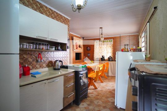 Cozinha de casa à venda com 4 quartos, 170m² em Parque Santa Fé, Porto Alegre
