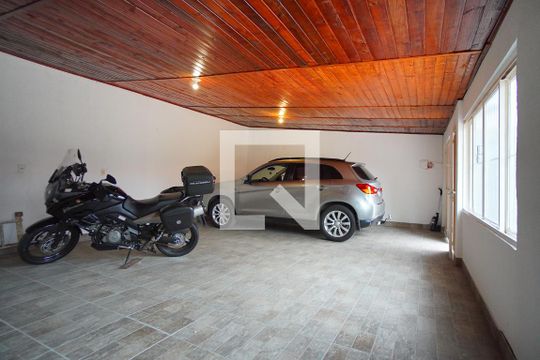Garagem Coberta - Fundos de casa à venda com 4 quartos, 170m² em Parque Santa Fé, Porto Alegre