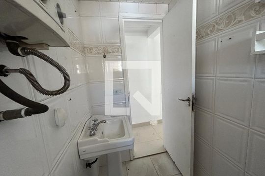 Banheiro de apartamento à venda com 3 quartos, 300m² em Todos Os Santos, Rio de Janeiro