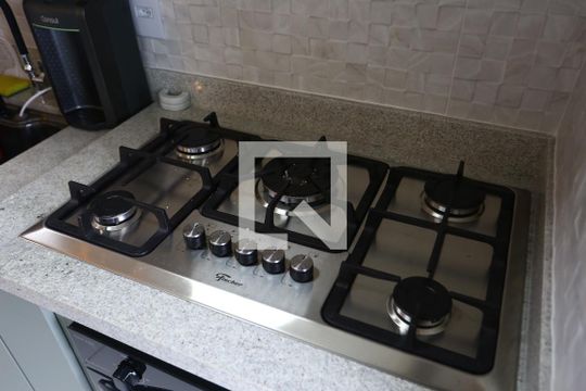 Cozinha de apartamento à venda com 2 quartos, 46m² em Parque Assuncao, Taboão da Serra