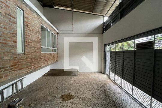 Garagem de casa à venda com 8 quartos, 700m² em Conjunto Residencial Butanta, São Paulo
