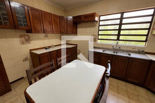 Cozinha de casa para alugar com 3 quartos, 350m² em Rincão, Novo Hamburgo