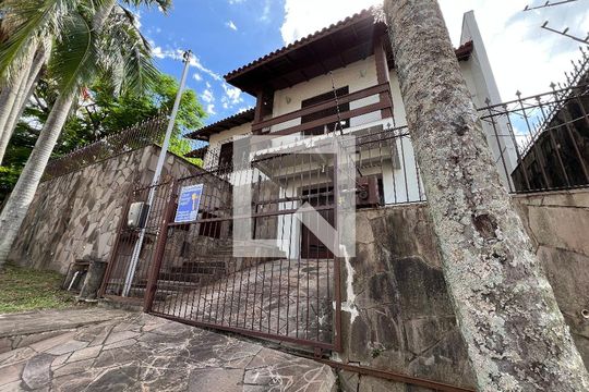 Fachada de casa para alugar com 3 quartos, 350m² em Rincão, Novo Hamburgo