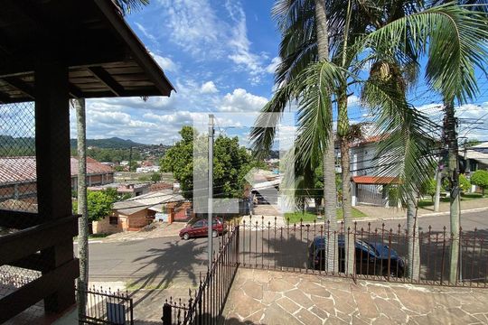 Vista sala de casa para alugar com 3 quartos, 350m² em Rincão, Novo Hamburgo