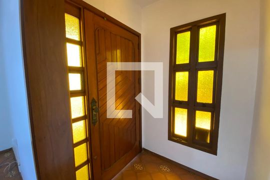 Hall de entrada de casa para alugar com 3 quartos, 350m² em Rincão, Novo Hamburgo
