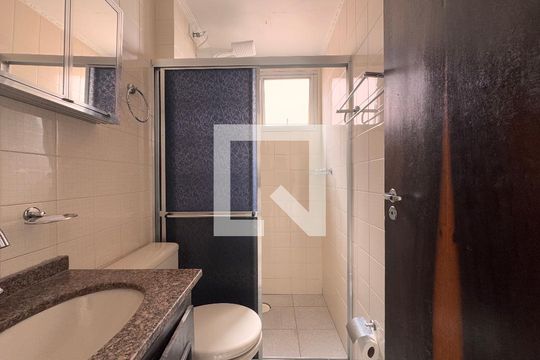 Banheiro  de apartamento para alugar com 2 quartos, 52m² em Vila Francisco Matarazzo, Santo André