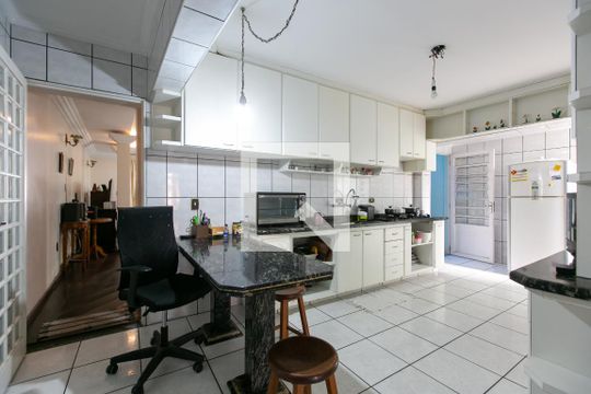 Cozinha 1 de casa à venda com 4 quartos, 350m² em Cidade Líder, São Paulo