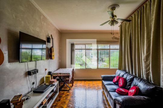 Casa para alugar com 4 quartos, 338m² em Utinga, Santo André