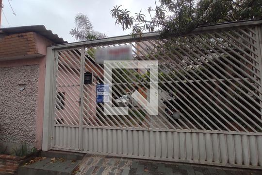 Fachada de casa para alugar com 4 quartos, 338m² em Utinga, Santo André