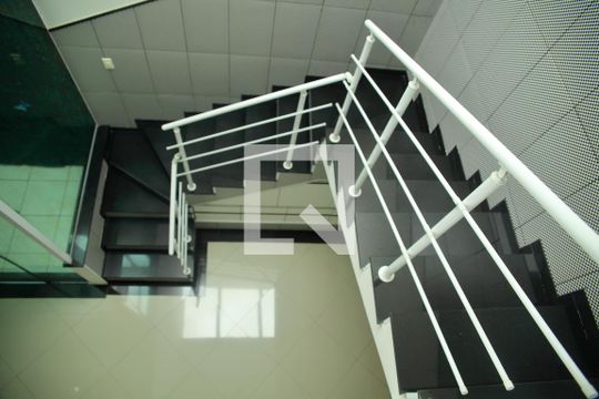 Escada ( acesso) de casa à venda com 3 quartos, 166m² em Jardim Palermo, São Bernardo do Campo