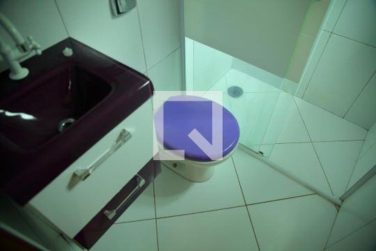 Banheiro Suíte 2 de casa à venda com 3 quartos, 166m² em Jardim Palermo, São Bernardo do Campo