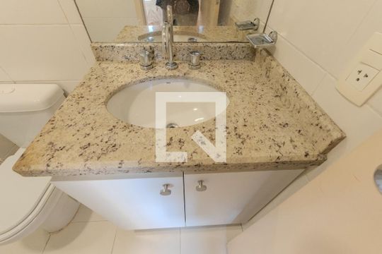 Banheiro da Suíte de apartamento para alugar com 1 quarto, 55m² em Cerqueira César, São Paulo