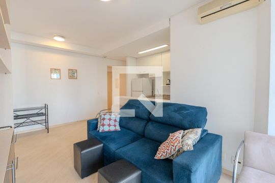 Sala de apartamento para alugar com 1 quarto, 55m² em Cerqueira César, São Paulo