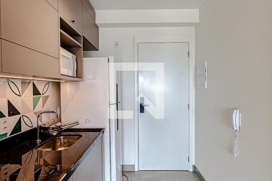 Cozinha de apartamento para alugar com 1 quarto, 25m² em Vila Mariana, São Paulo