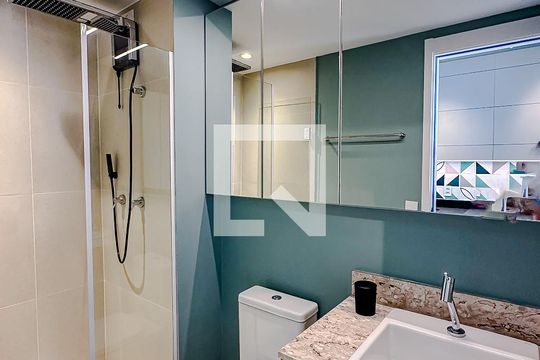 Banheiro de apartamento para alugar com 1 quarto, 25m² em Vila Mariana, São Paulo