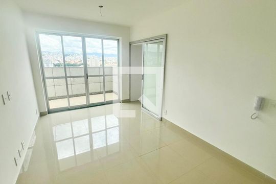Sala de apartamento à venda com 3 quartos, 176m² em Carlos Prates, Belo Horizonte