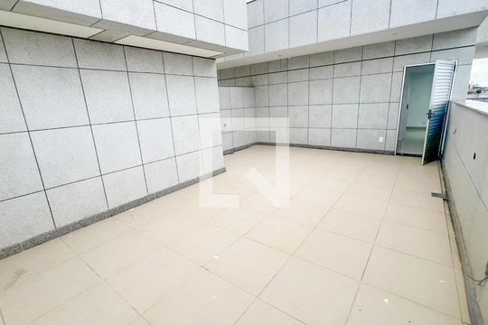 Térreo de apartamento à venda com 3 quartos, 176m² em Carlos Prates, Belo Horizonte