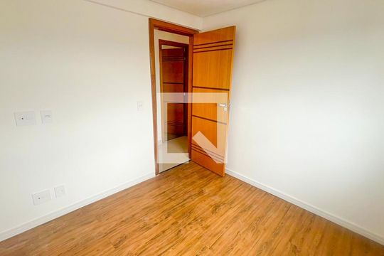 Quarto 2 de apartamento à venda com 3 quartos, 176m² em Carlos Prates, Belo Horizonte