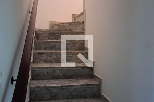 Escada de casa à venda com 3 quartos, 315m² em Vila Albertina, São Paulo