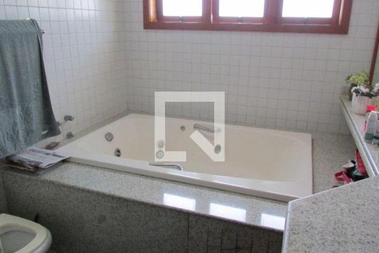 Casa à venda com 4 quartos, 424m² em Maravista, Niterói