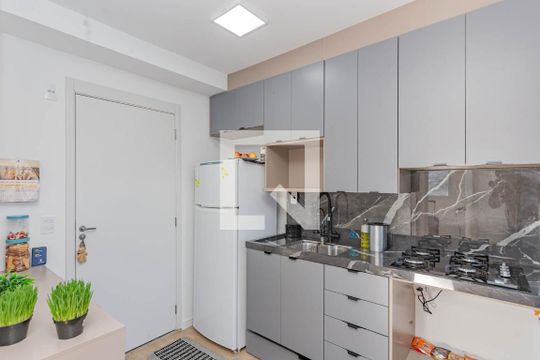 Cozinha de apartamento para alugar com 2 quartos, 35m² em Sacoma, São Paulo