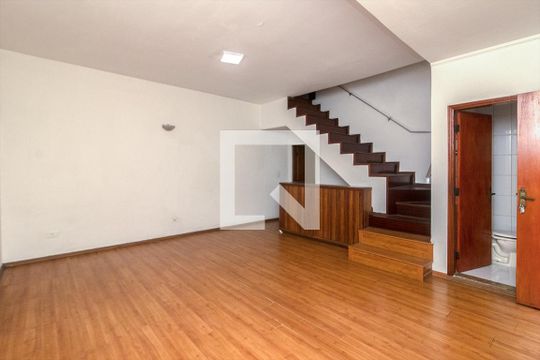 Sala de casa à venda com 2 quartos, 120m² em Vila Liviero, São Paulo