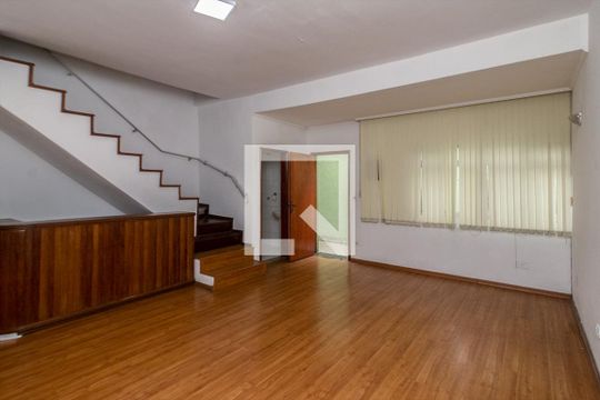 Casa à venda com 2 quartos, 120m² em Vila Liviero, São Paulo
