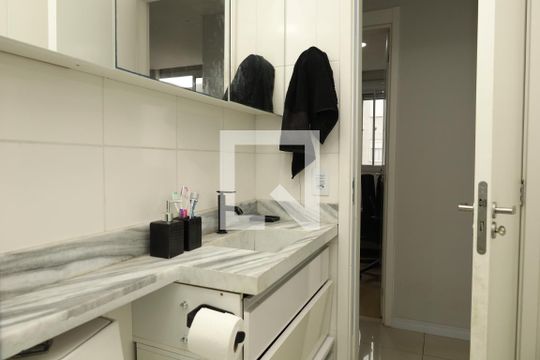 Banheiro de apartamento à venda com 2 quartos, 43m² em Cidade Líder, São Paulo