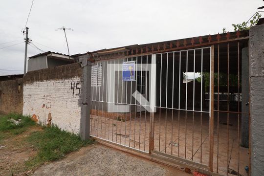 Fachada de casa à venda com 2 quartos, 56m² em Harmonia, Canoas