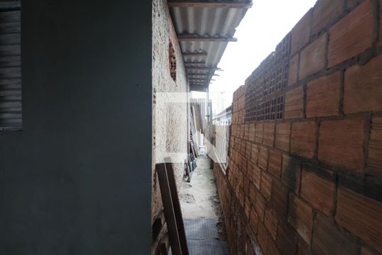 Área externa de casa à venda com 2 quartos, 56m² em Harmonia, Canoas