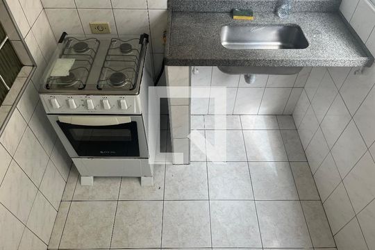Cozinha de apartamento para alugar com 1 quarto, 35m² em Água Branca, São Paulo