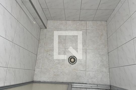 Banheiro de apartamento para alugar com 1 quarto, 35m² em Água Branca, São Paulo
