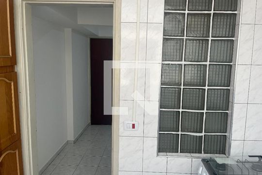 Cozinha de apartamento para alugar com 1 quarto, 35m² em Água Branca, São Paulo