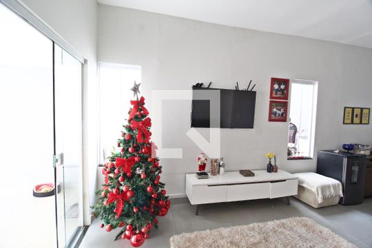 Sala de casa para alugar com 3 quartos, 194m² em Tibery, Uberlândia