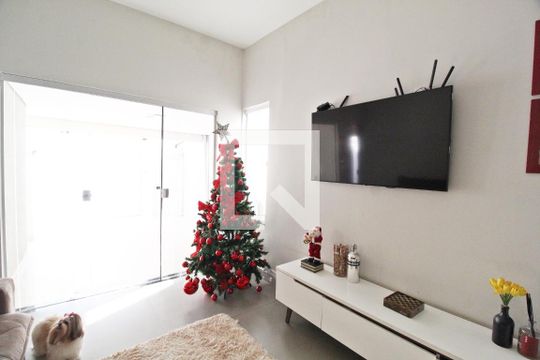 Sala de casa para alugar com 3 quartos, 194m² em Tibery, Uberlândia