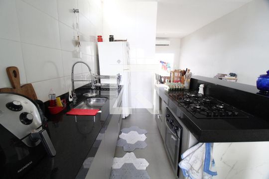 Cozinha de casa para alugar com 3 quartos, 194m² em Tibery, Uberlândia