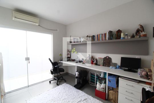 Quarto 1 de casa para alugar com 3 quartos, 194m² em Tibery, Uberlândia