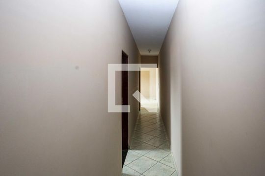 Casa 2 - Corredor de casa à venda com 3 quartos, 125m² em Vila Nogueira, Diadema