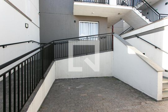 Área Comum - Rampa de Acesso de apartamento para alugar com 2 quartos, 44m² em Vila Moraes, São Paulo
