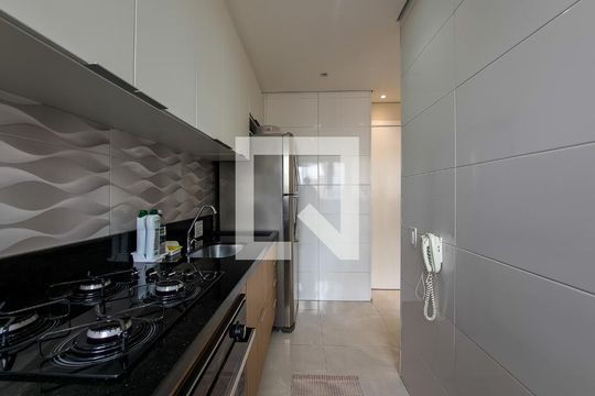 Cozinha de apartamento para alugar com 2 quartos, 42m² em Jardim Boa Vista (zona Oeste), Osasco