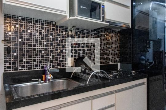 Cozinha de apartamento à venda com 2 quartos, 68m² em Jardim Flor da Montanha, Guarulhos