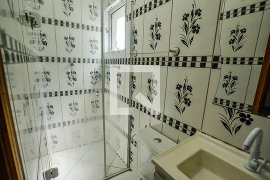 Banheiro de casa à venda com 3 quartos, 70m² em Parque João Ramalho, Santo André