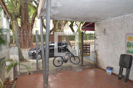 Garagem de casa à venda com 3 quartos, 121m² em Ipiranga, São Paulo