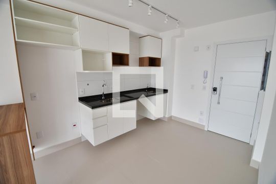 Cozinha de kitnet/studio à venda com 1 quarto, 42m² em Centro, Campinas