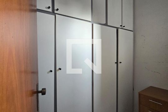 Quarto de apartamento para alugar com 4 quartos, 185m² em Vila Bastos, Santo André