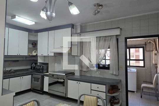 Cozinha de apartamento para alugar com 4 quartos, 185m² em Vila Bastos, Santo André