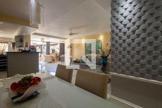 Casa à venda com 3 quartos, 350m² em Recreio dos Bandeirantes, Rio de Janeiro