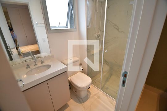 Banheiro de kitnet/studio à venda com 1 quarto, 42m² em Centro, Campinas