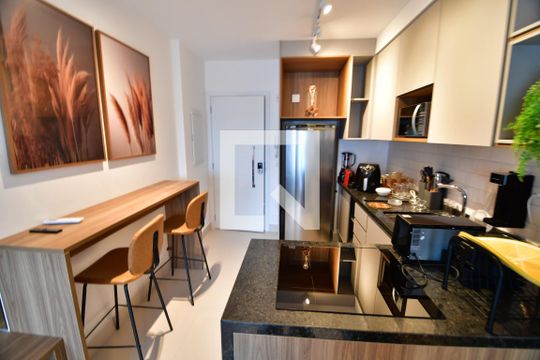 Cozinha de kitnet/studio à venda com 1 quarto, 42m² em Centro, Campinas